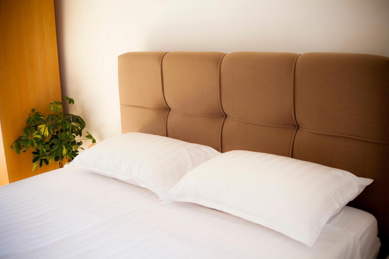 Amarilis Rooms Groznjan Bagian luar foto