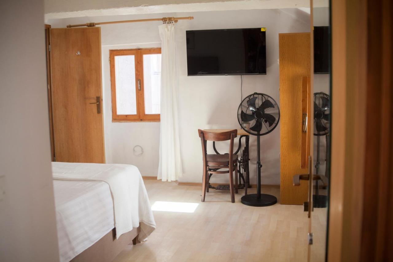 Amarilis Rooms Groznjan Bagian luar foto